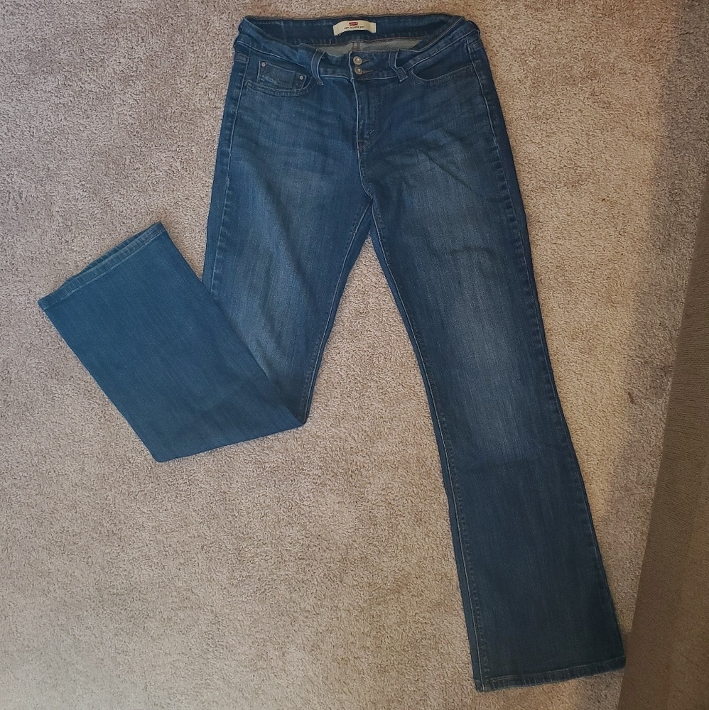 Size 7 levis